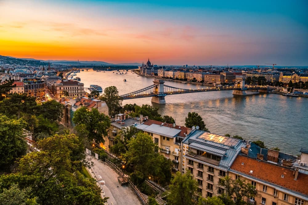 best time to book flights for cheap prices, when to book flights, cheap airfare tips, flight booking guide, beginner travel flights, international flight deals, budget travel flights, airfare timing strategies