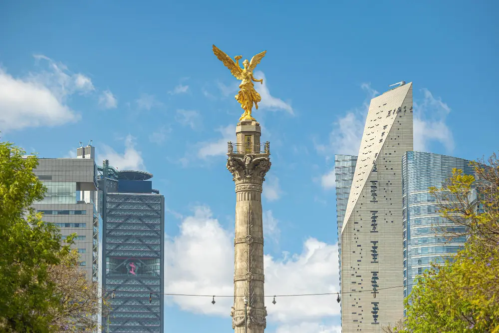 Traveler exploring Mexico with a map while enjoying a flexible and relaxed travel style