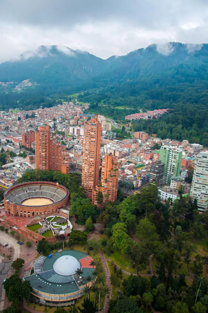 Traveler exploring Colombia while enjoying a flexible travel plan across different cities