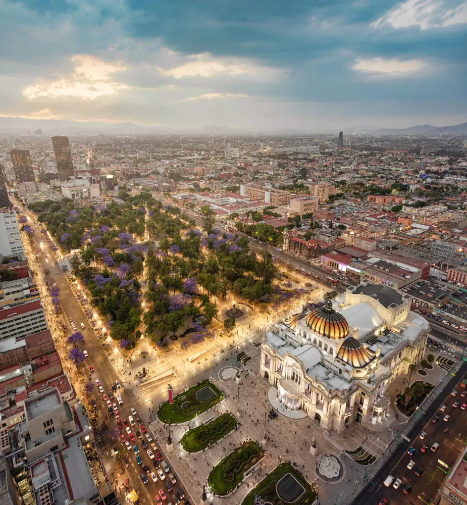 Mexico City neighborhood with cultural landmarks and walkable streets ideal for a relaxed travel itinerary
