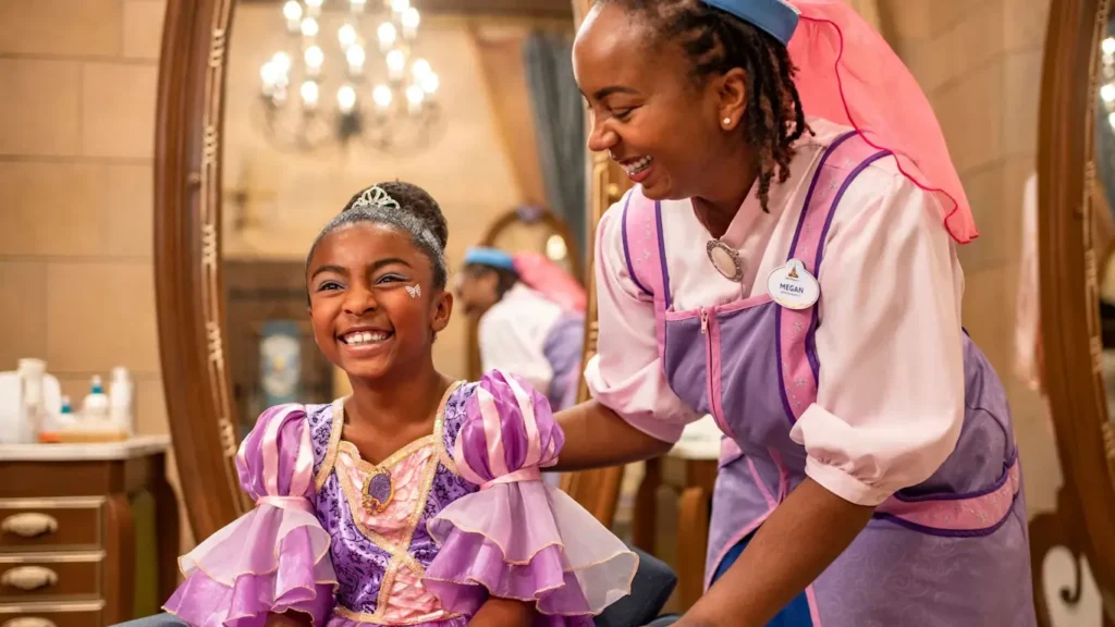 how to plan a trip to disney lightning lane reservations on phone app at disney park